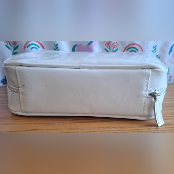 Burberry Parfums The Beat White Patent Multi Pocket Cosmetic Makeup Beauty Bag - Picture 3 of 11